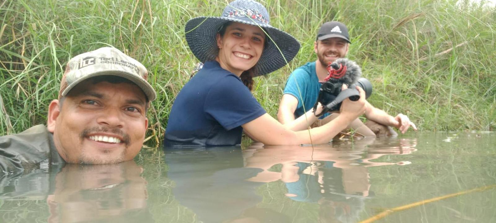 ホテル Family House - Bardia National Park バルディヤ エクステリア 写真